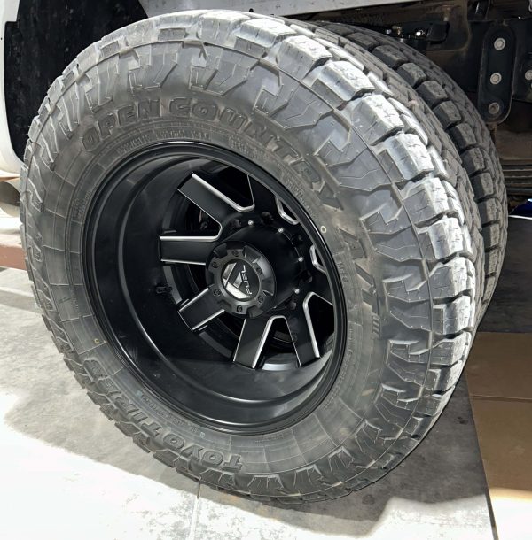 Fuel, Rear Dually, 20" Offset wheel plus Toyo 35" AT Tires